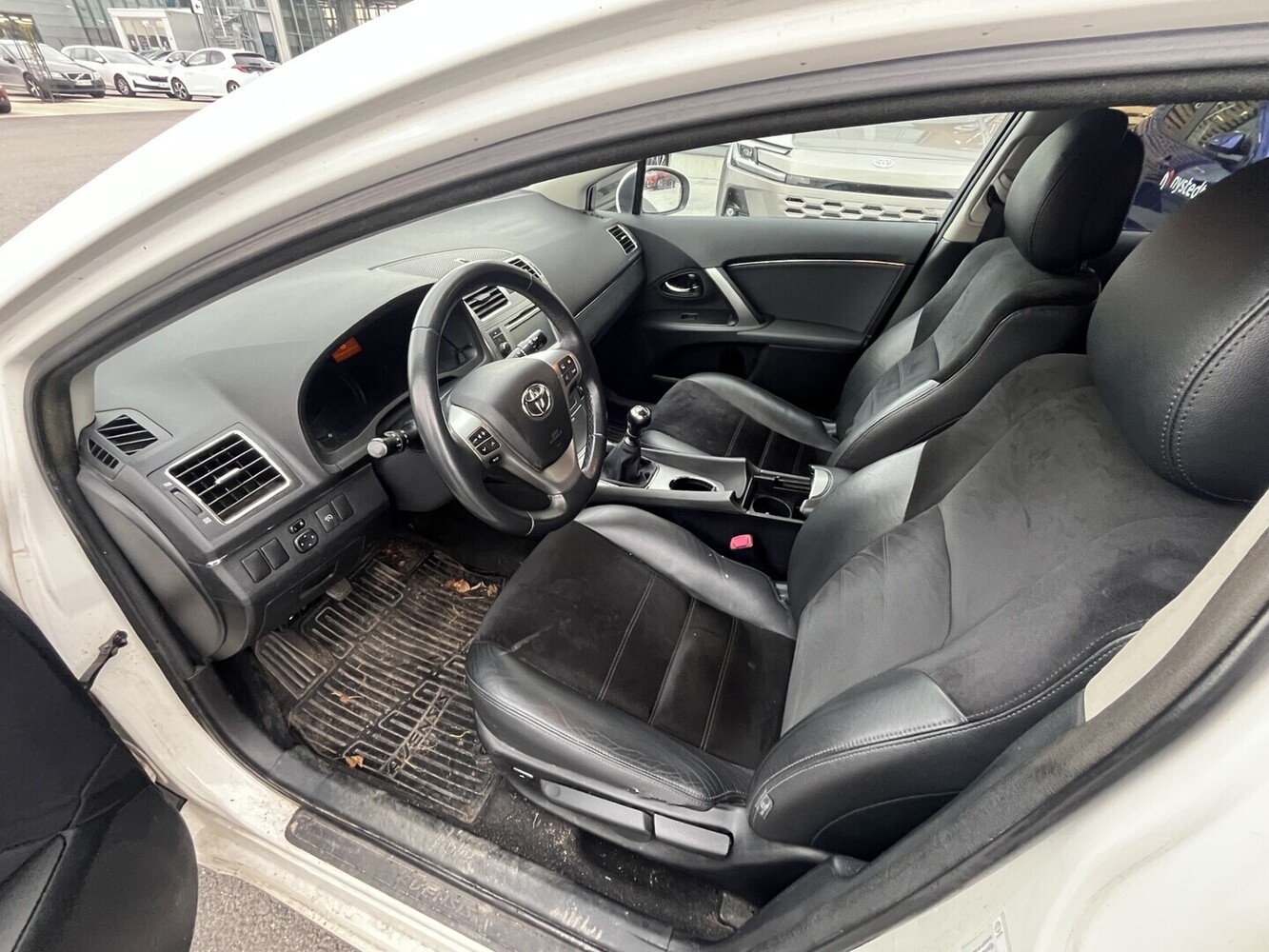 Toyota Avensis vaihtoauto