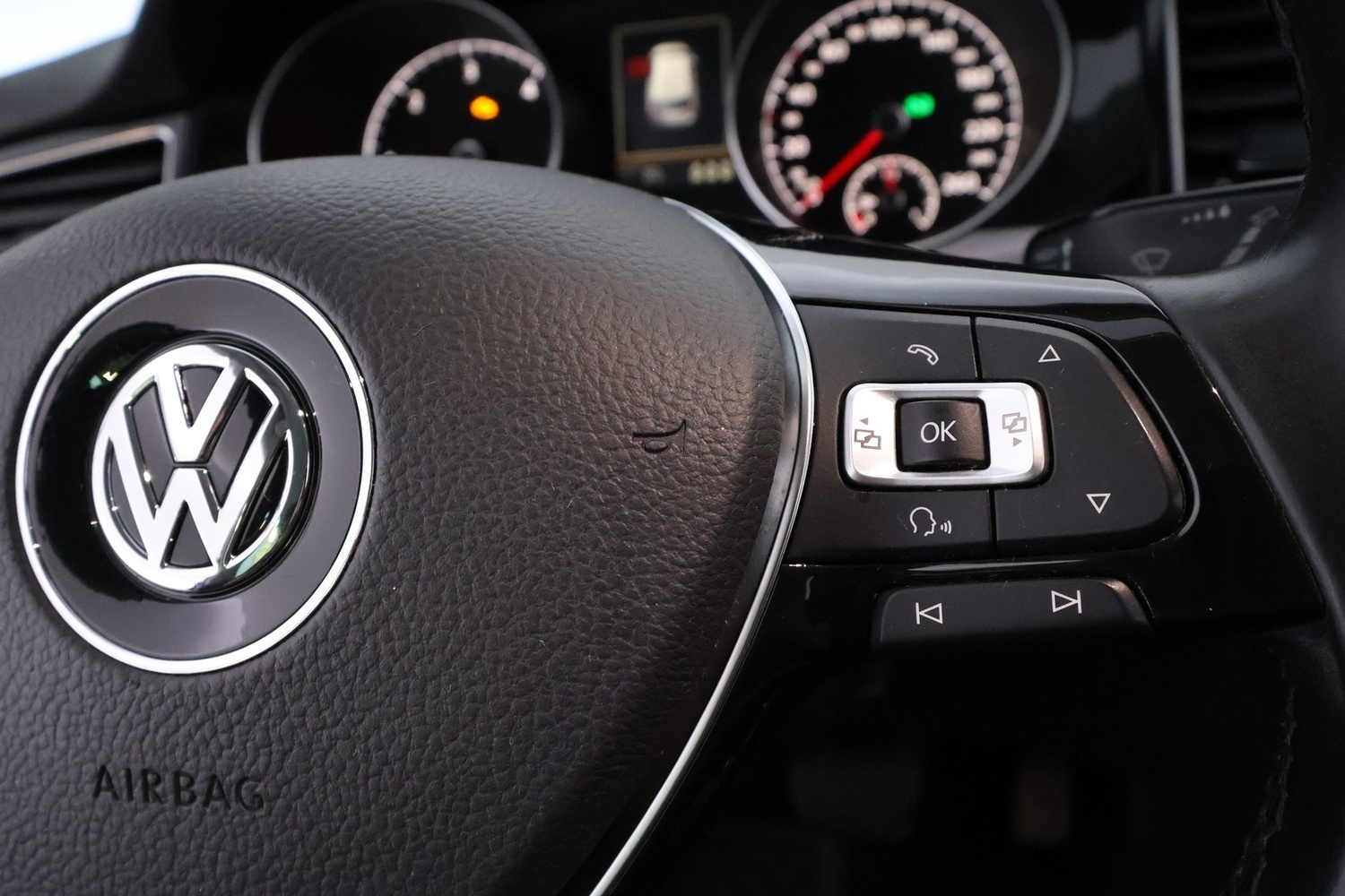 Volkswagen Golf Sportsvan vaihtoauto