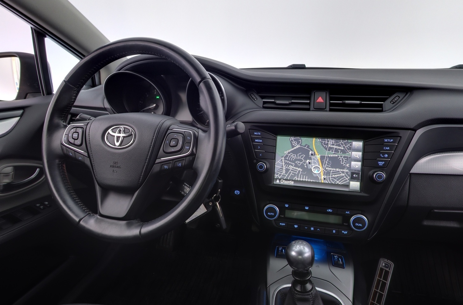 Toyota Avensis vaihtoauto