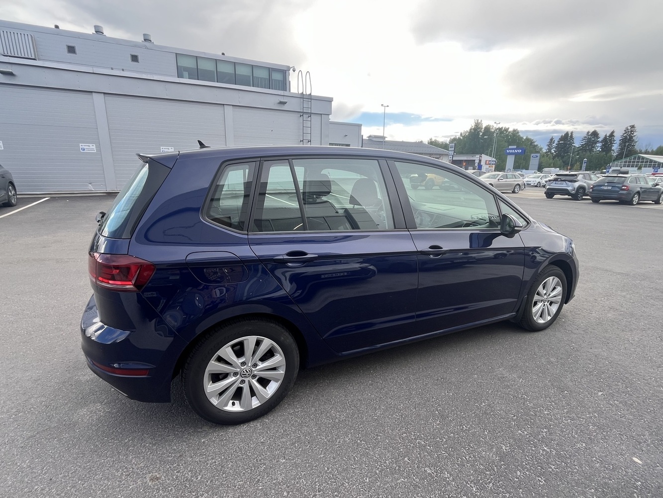 Volkswagen Golf Sportsvan vaihtoauto
