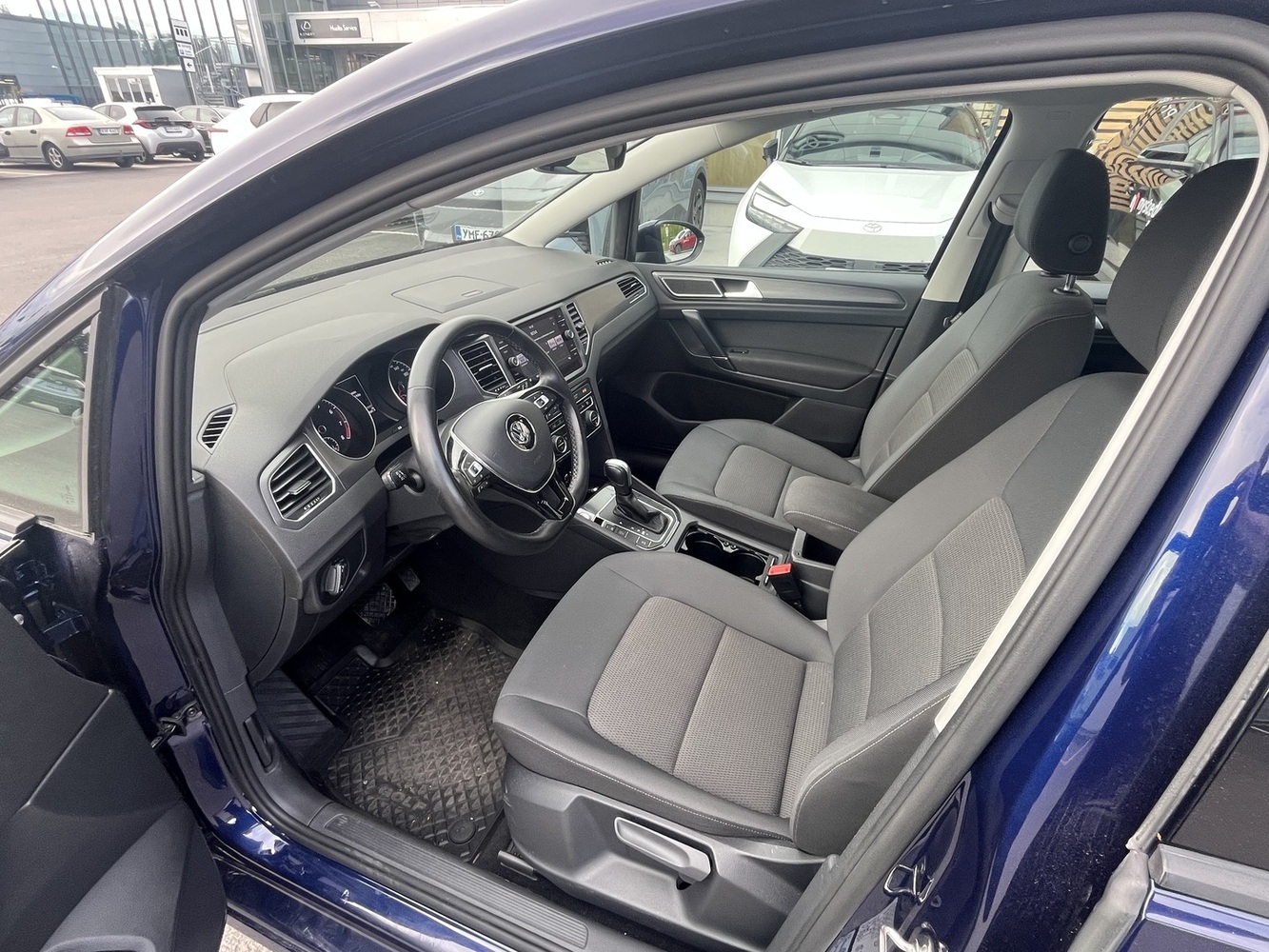 Volkswagen Golf Sportsvan vaihtoauto