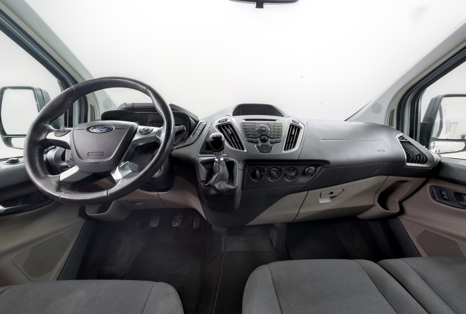 Ford Tourneo Custom vaihtoauto