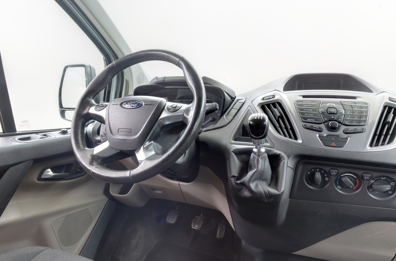 Ford Tourneo Custom vaihtoauto