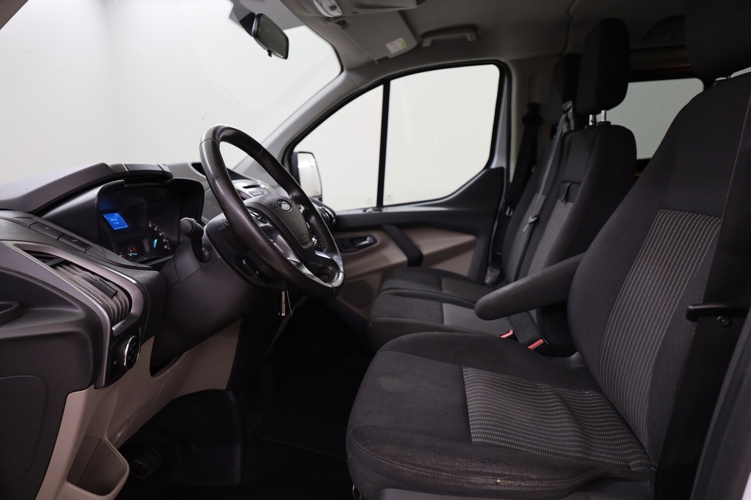 Ford Tourneo Custom vaihtoauto