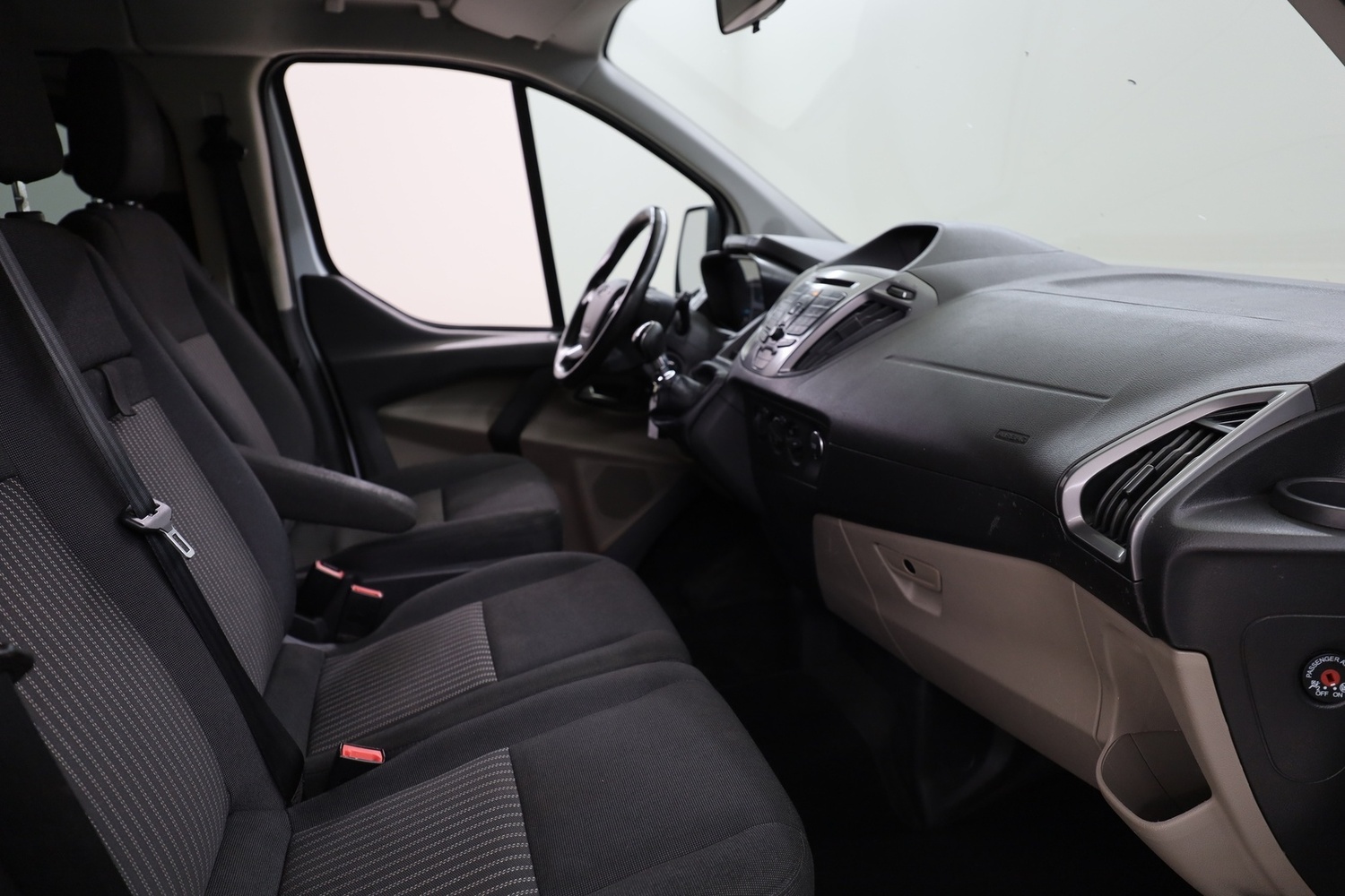 Ford Tourneo Custom vaihtoauto