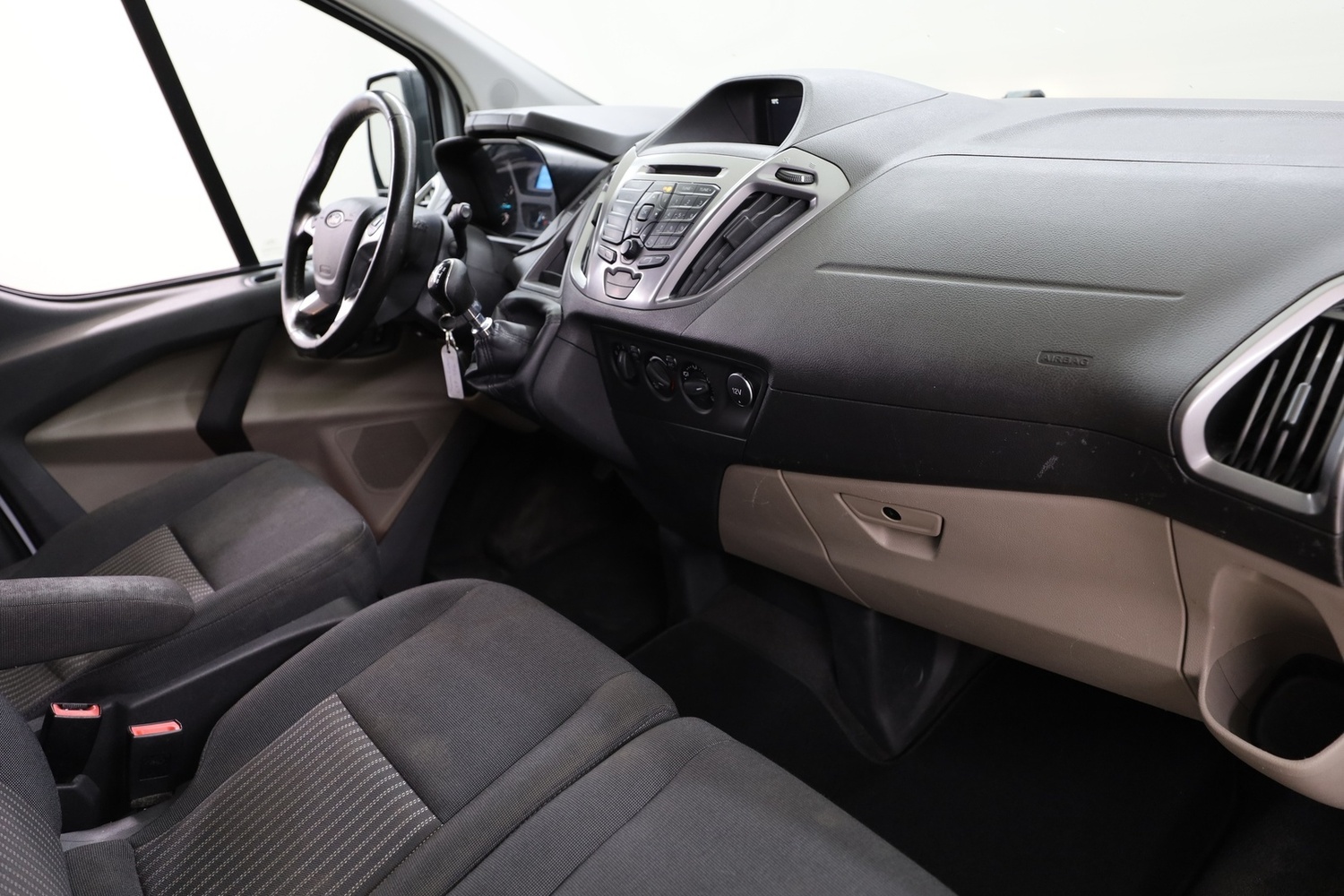Ford Tourneo Custom vaihtoauto