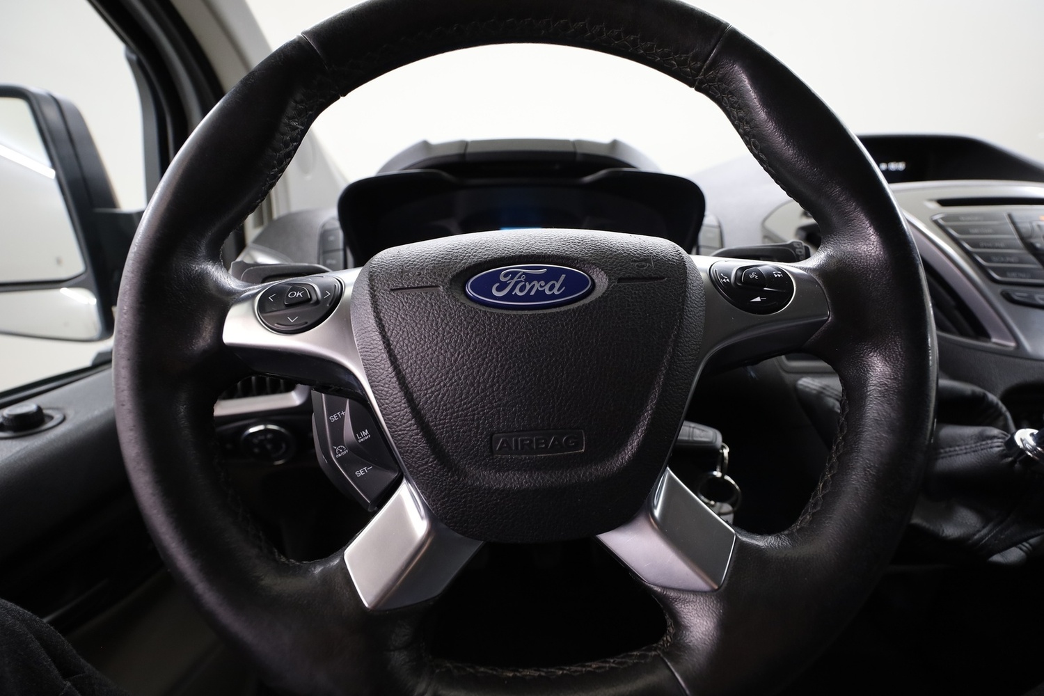 Ford Tourneo Custom vaihtoauto
