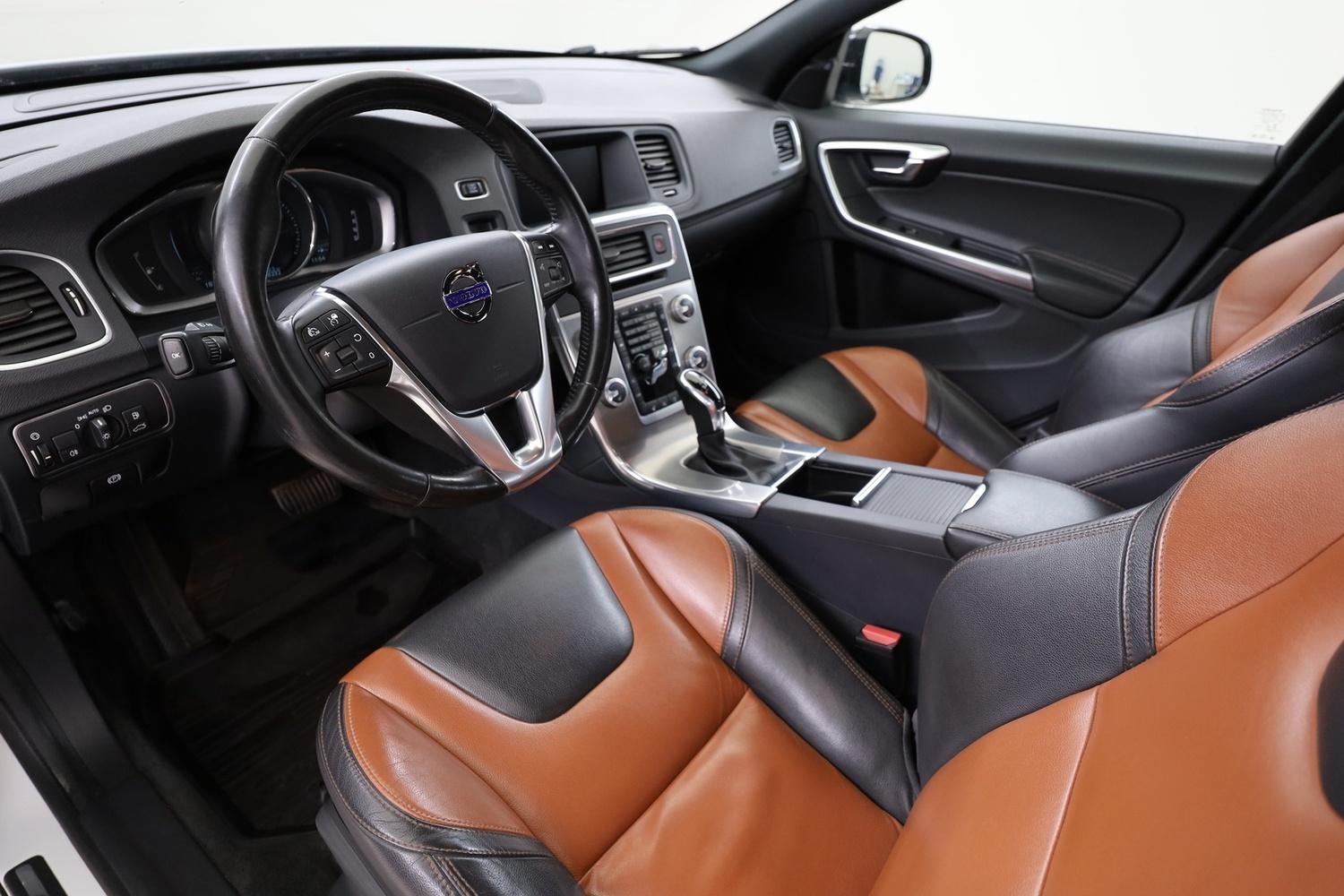 Volvo V60 Cross Country vaihtoauto