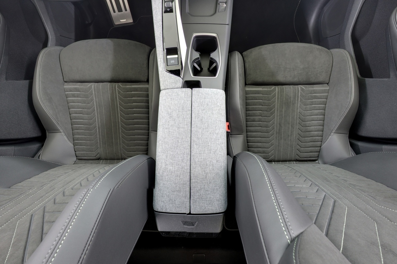Peugeot E-5008 vaihtoauto