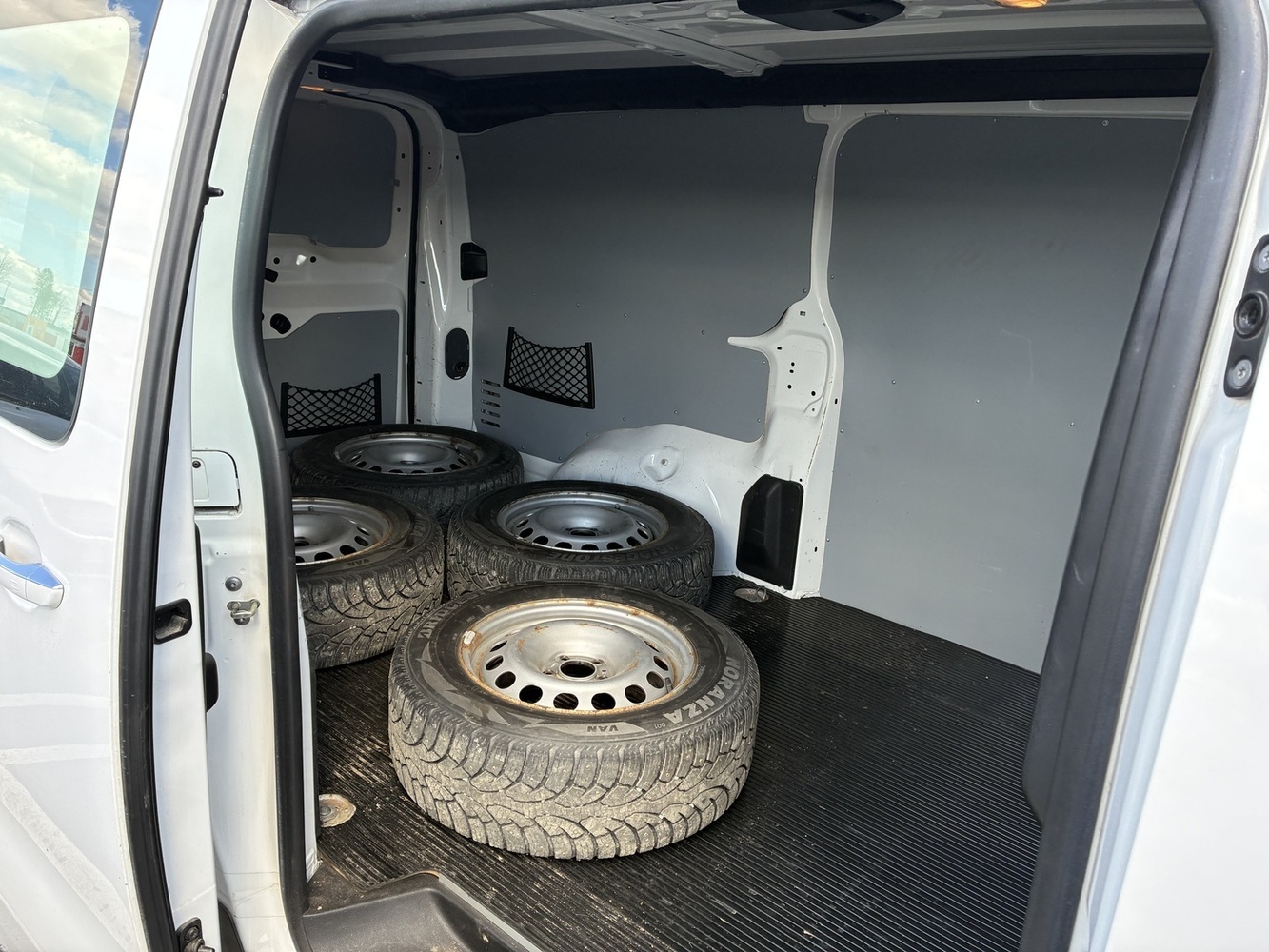 Opel Vivaro vaihtoauto