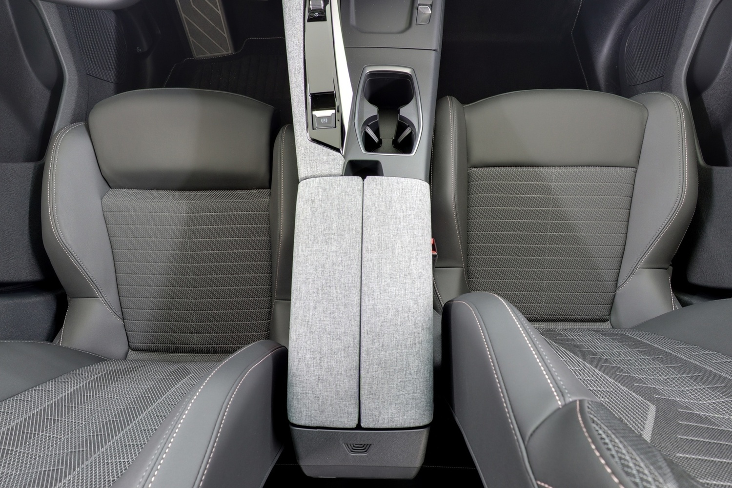 Peugeot E-3008 vaihtoauto