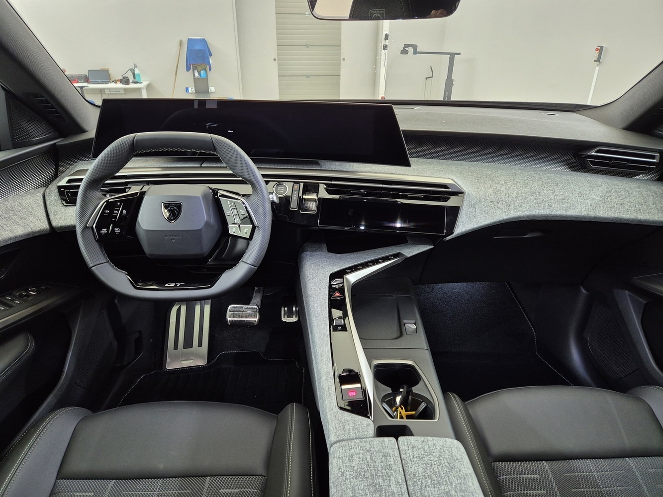 Peugeot E-3008 vaihtoauto