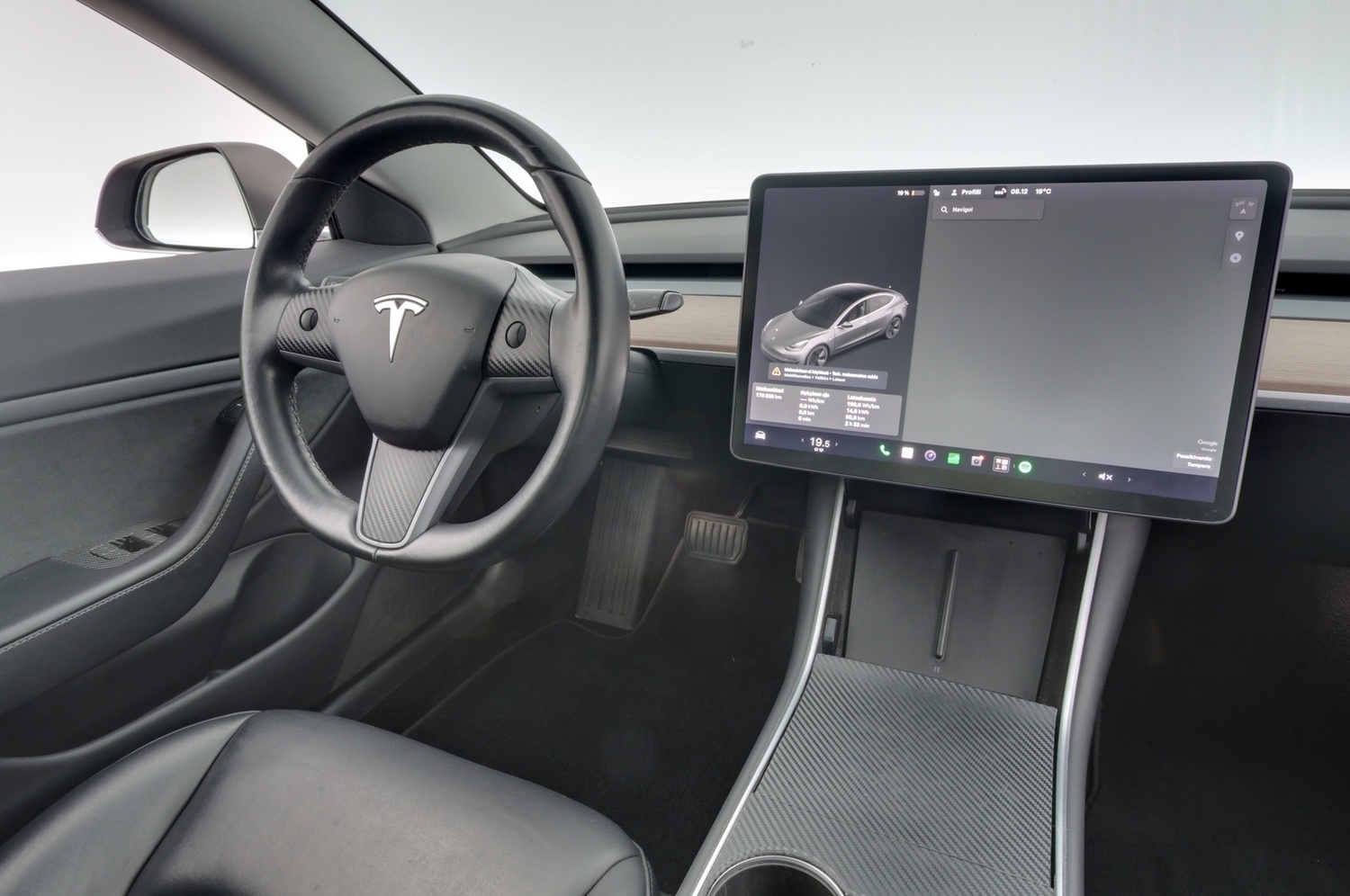 Tesla Model 3 vaihtoauto