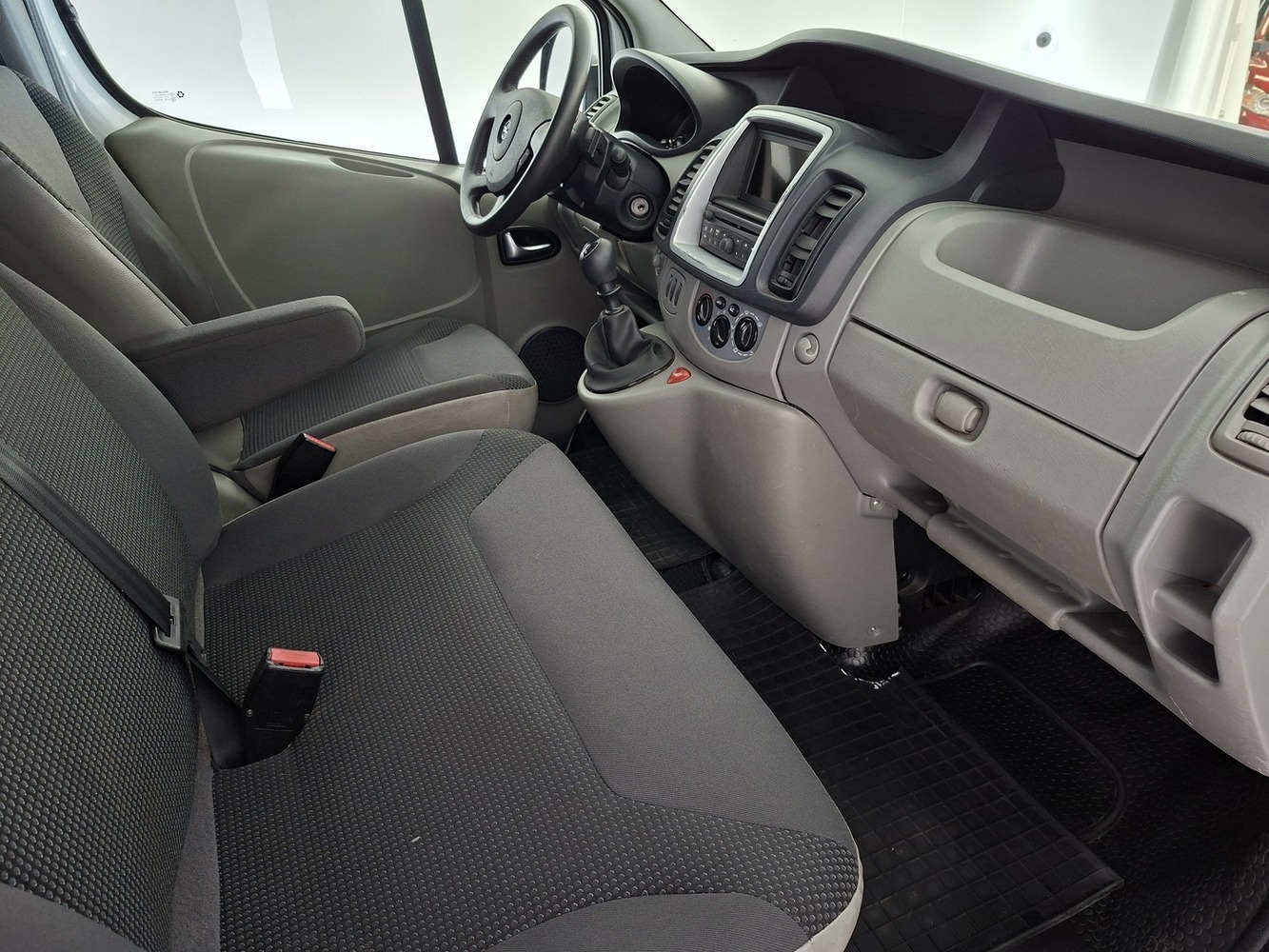 Opel Vivaro vaihtoauto