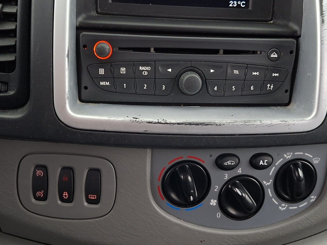Opel Vivaro vaihtoauto