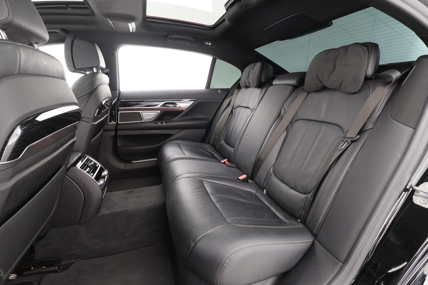 BMW 745 vaihtoauto