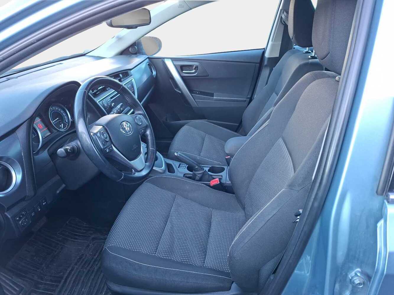 Toyota Auris vaihtoauto