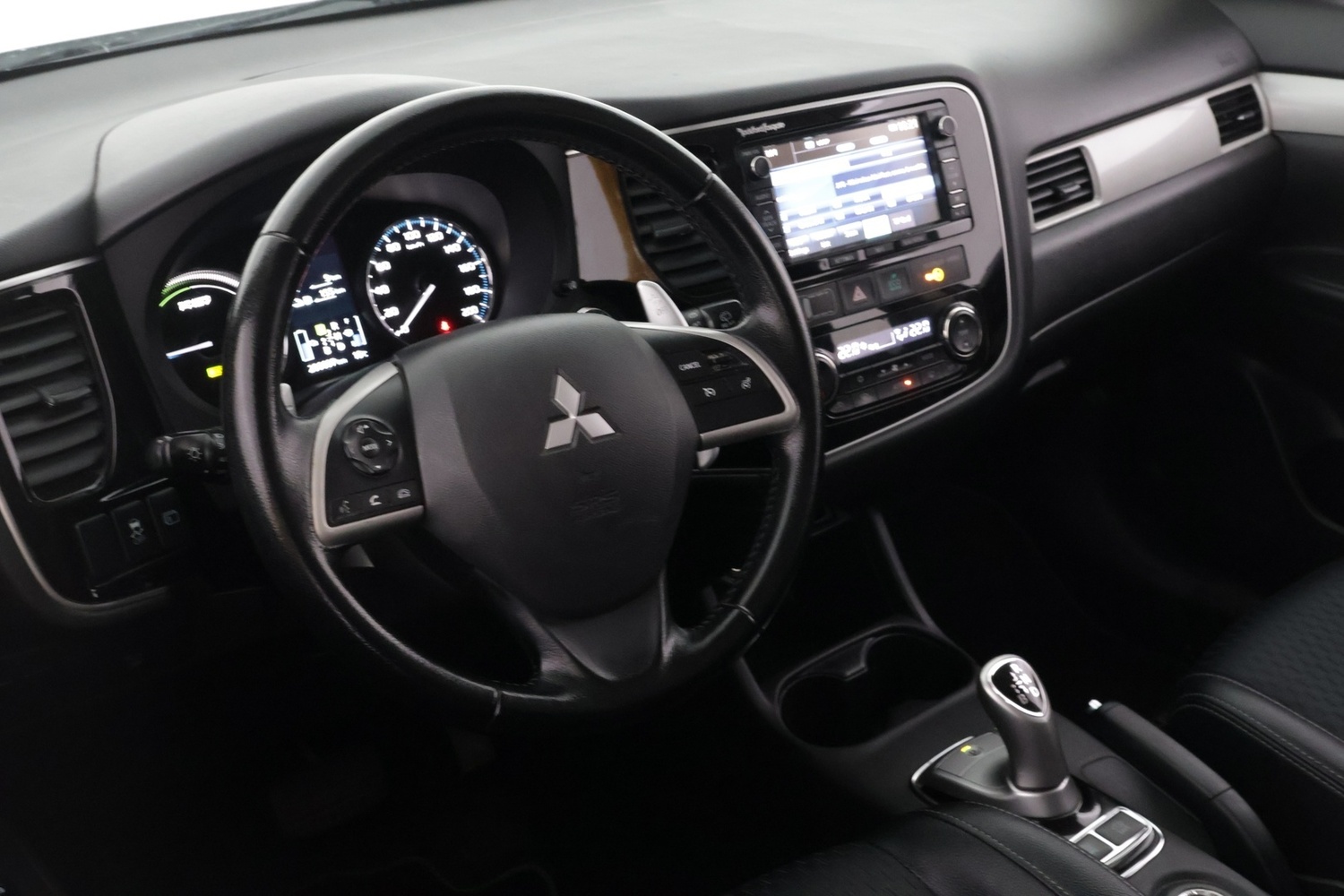 Mitsubishi Outlander PHEV vaihtoauto