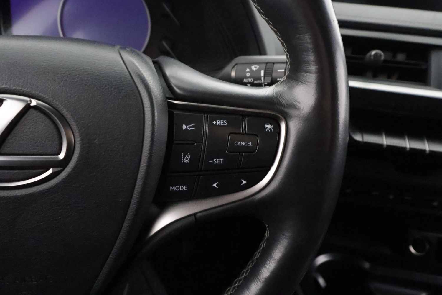 Lexus UX vaihtoauto