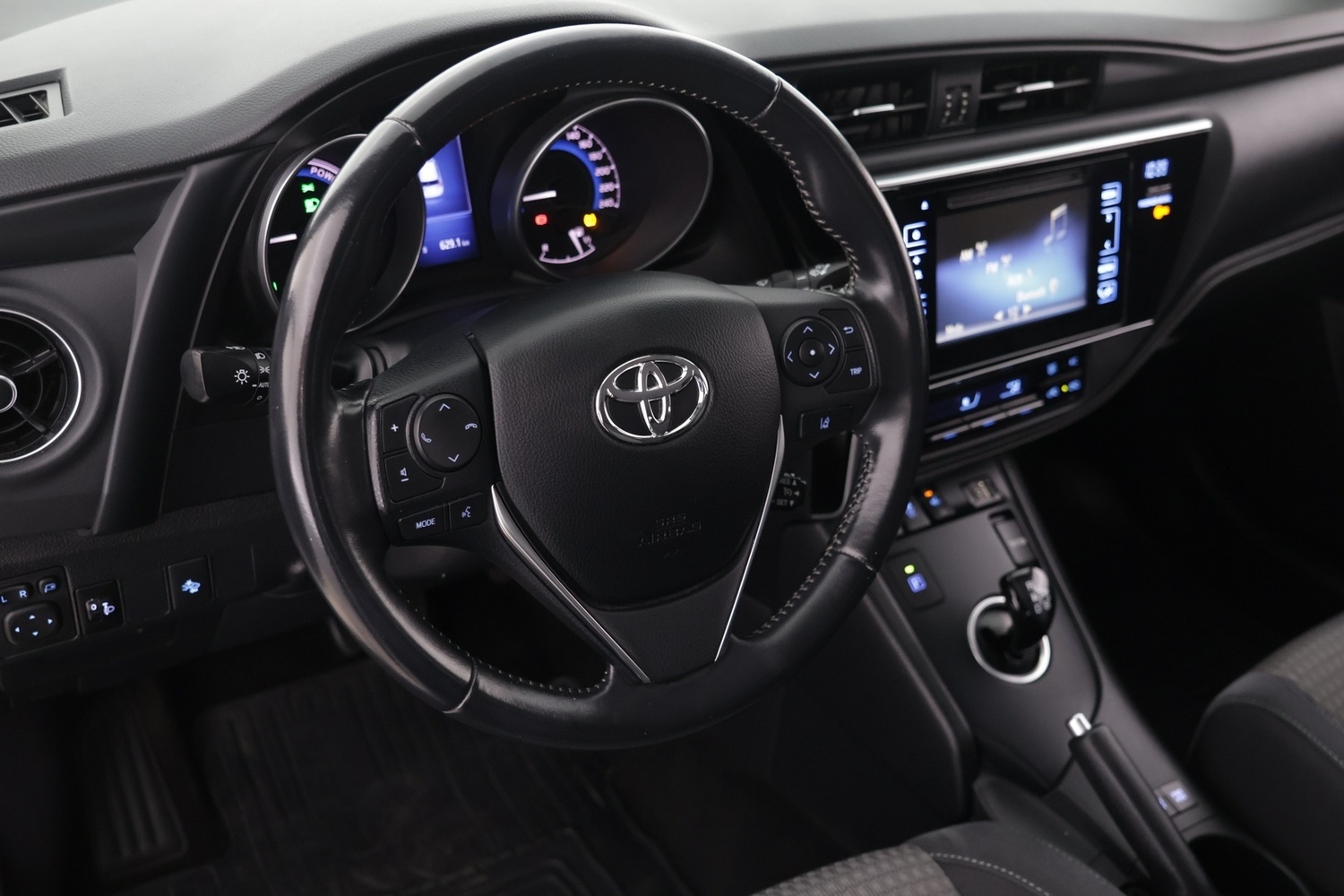 Toyota Auris vaihtoauto