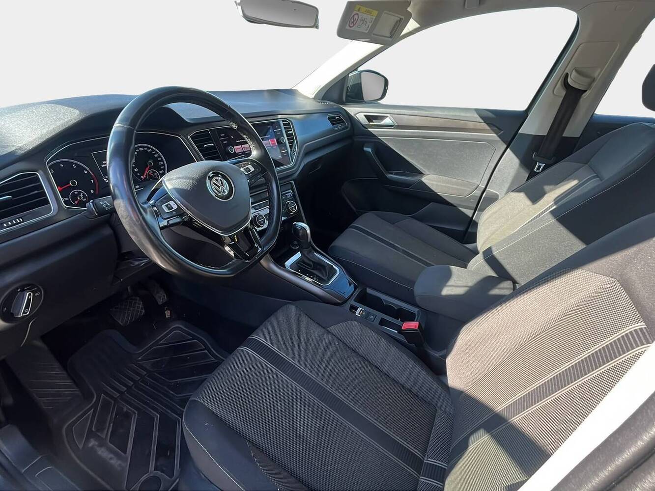 Volkswagen T-Roc vaihtoauto