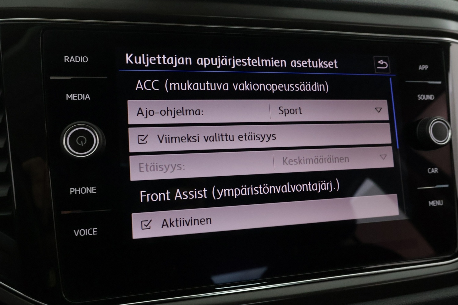 Volkswagen T-Roc vaihtoauto