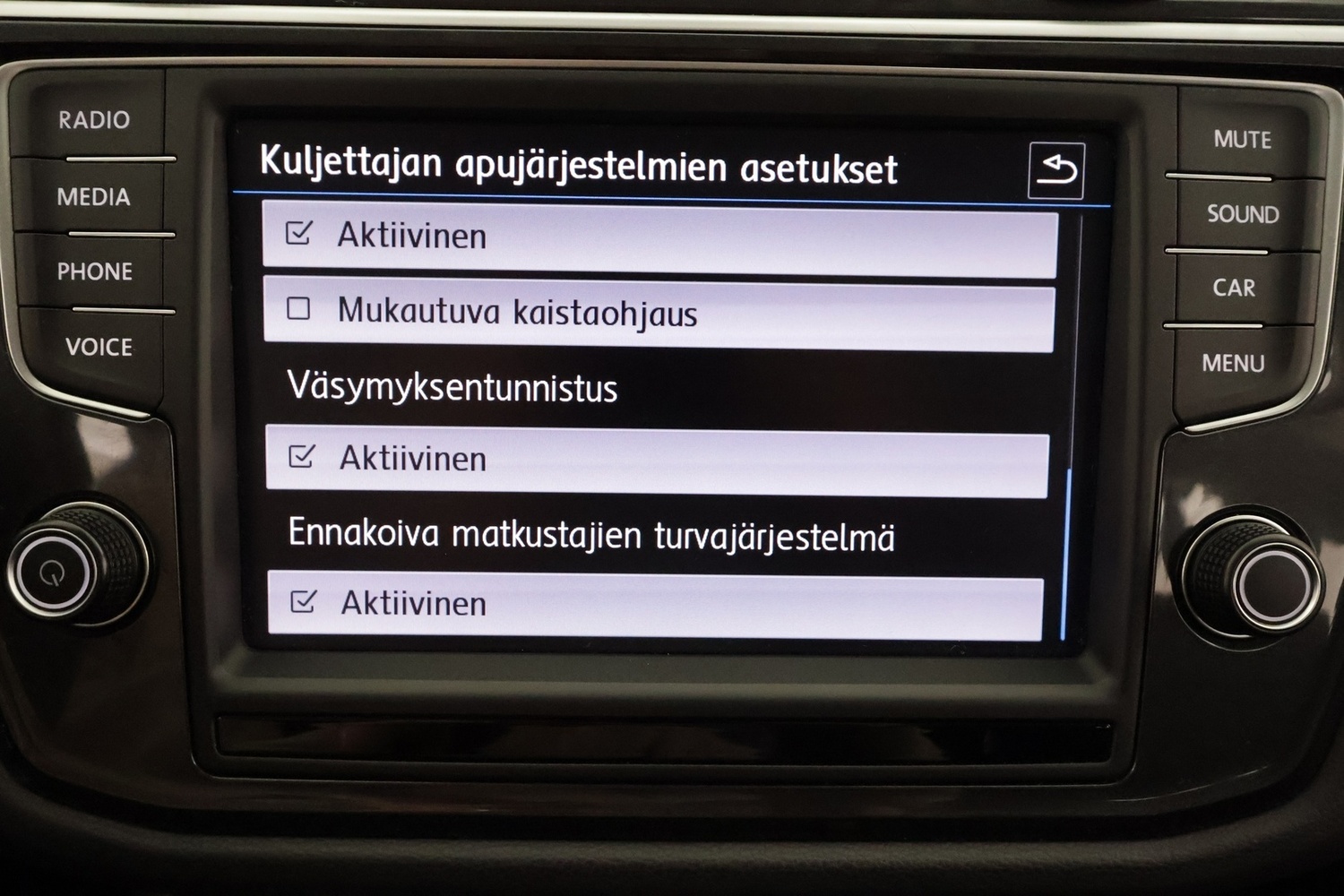 Volkswagen Tiguan vaihtoauto