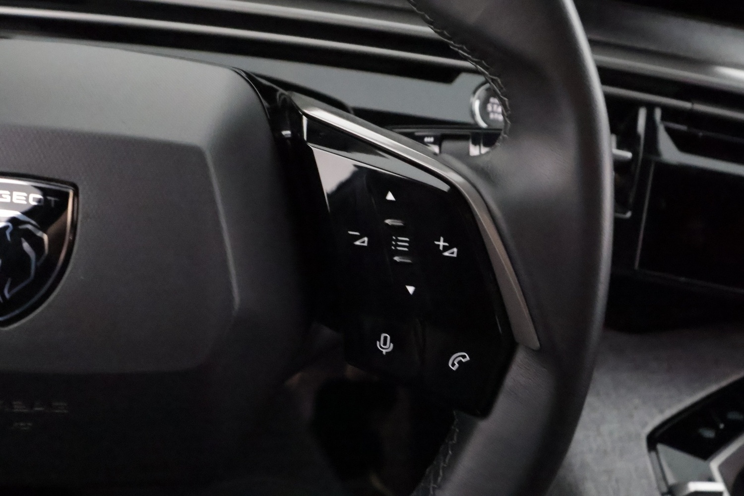 Peugeot E-3008 vaihtoauto