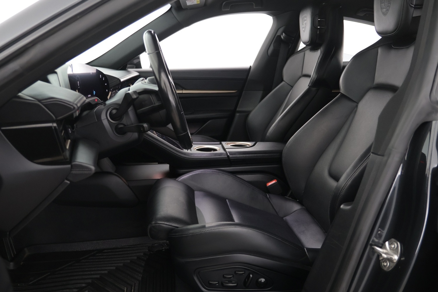 Porsche Taycan vaihtoauto