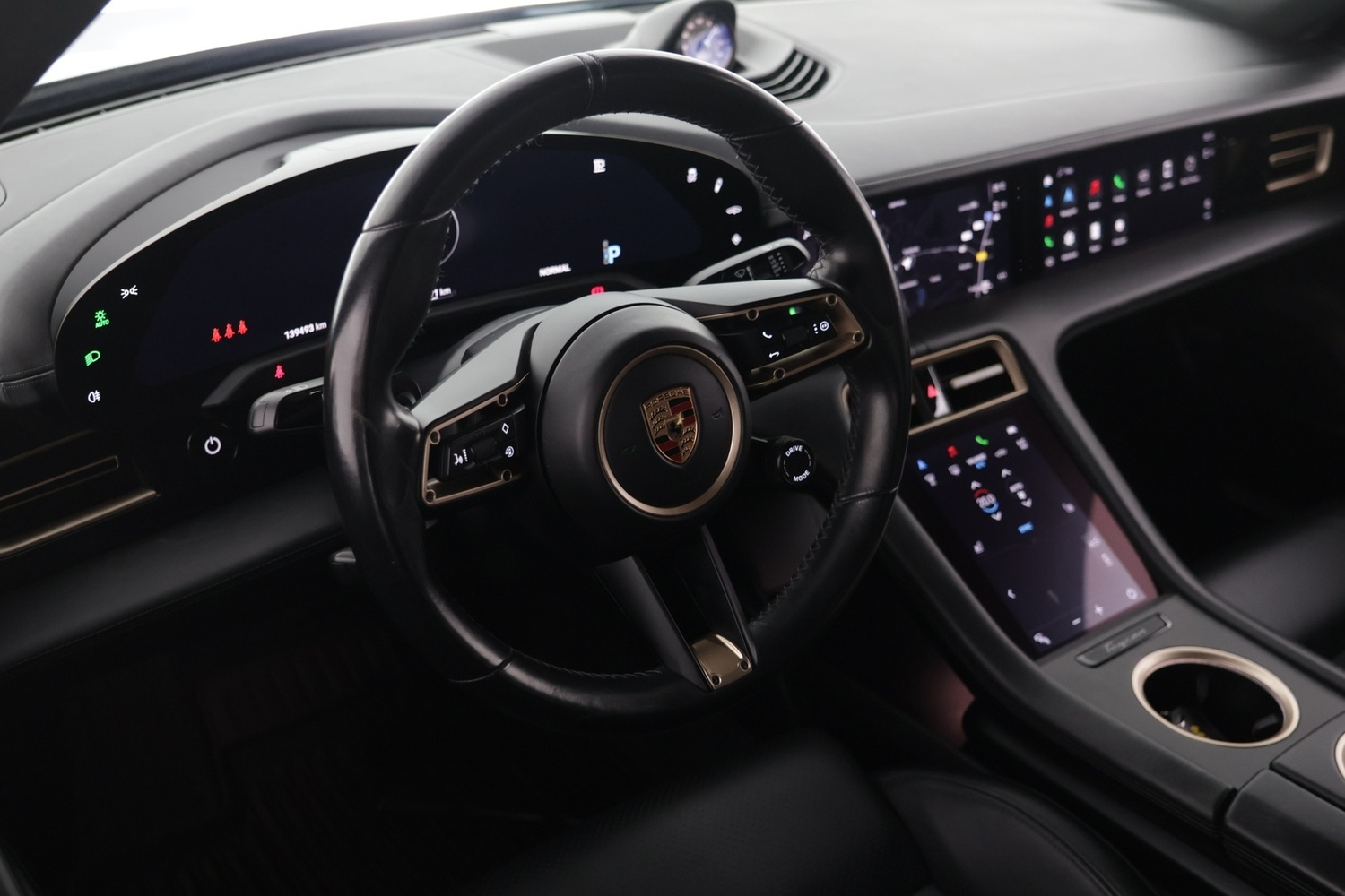 Porsche Taycan vaihtoauto