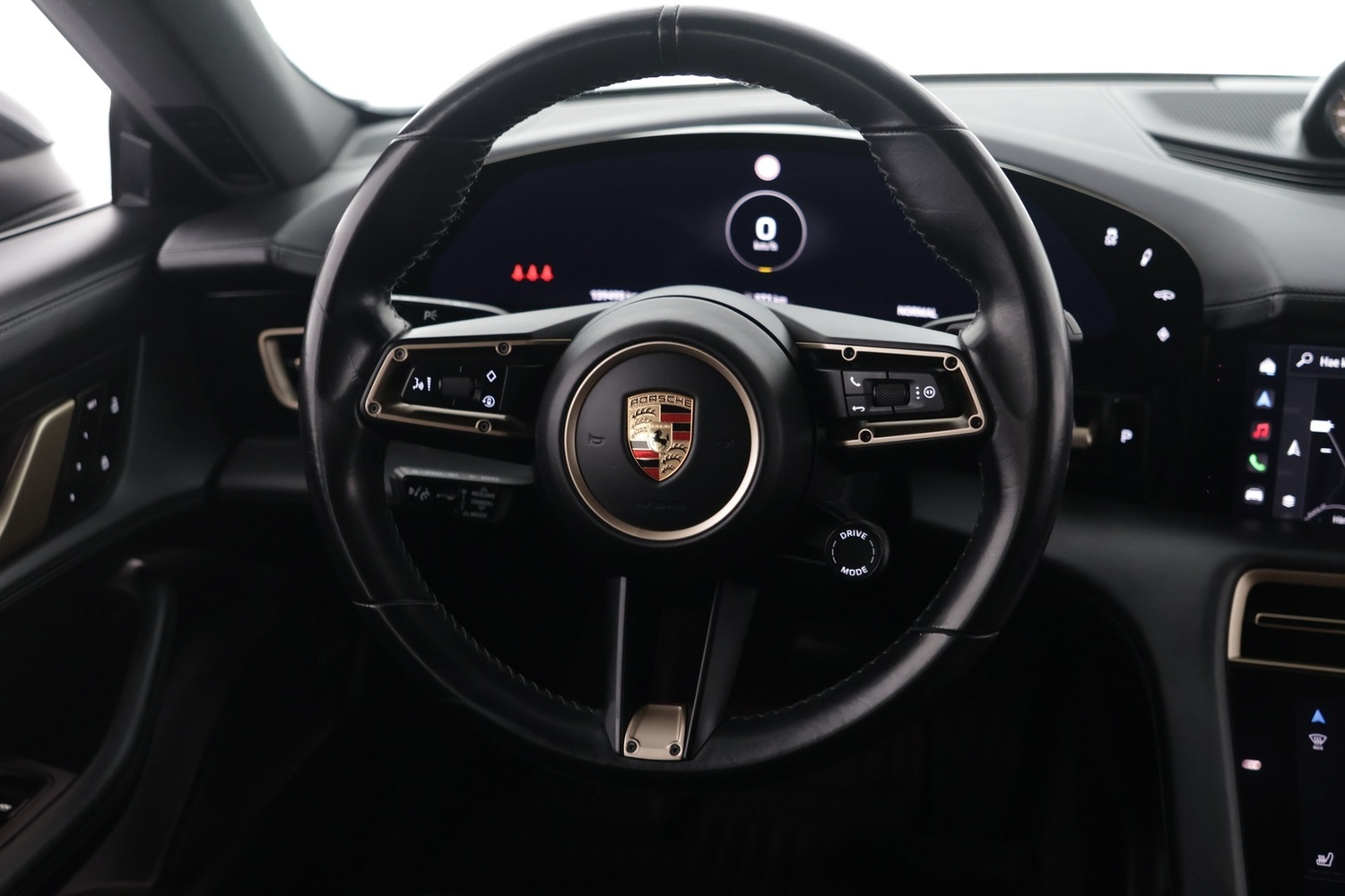 Porsche Taycan vaihtoauto