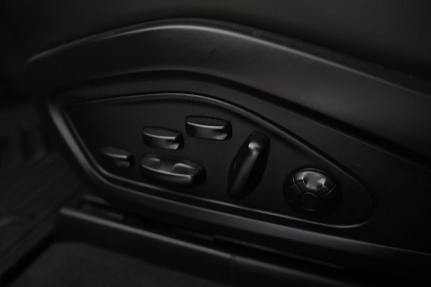 Porsche Taycan vaihtoauto