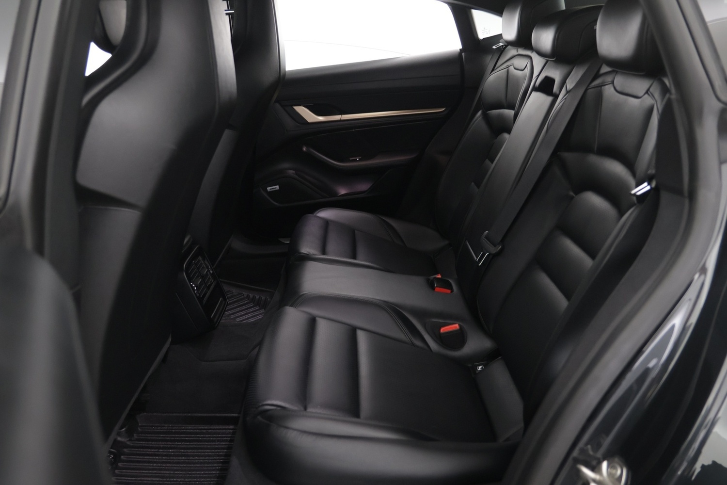 Porsche Taycan vaihtoauto