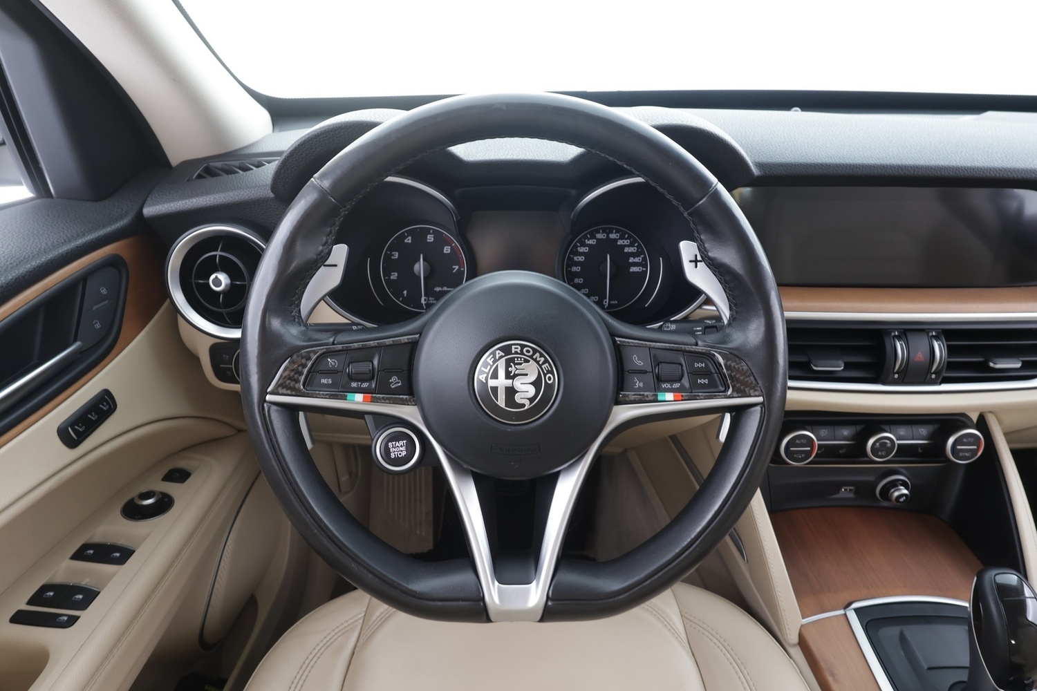 Alfa Romeo Stelvio vaihtoauto