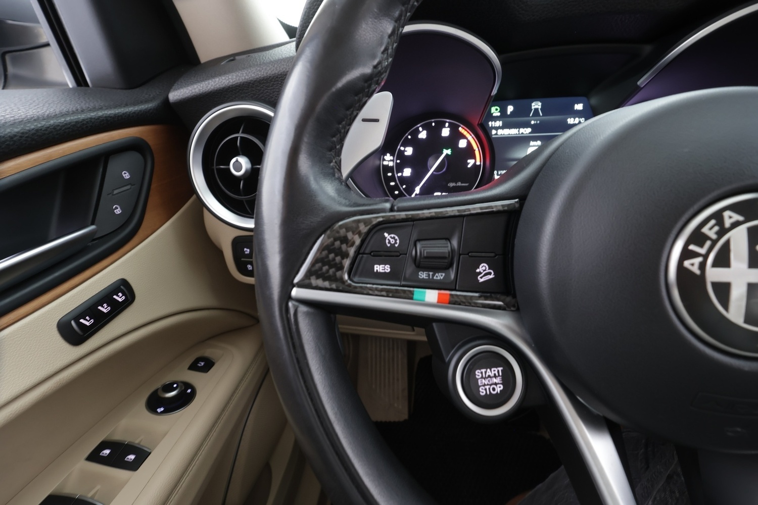 Alfa Romeo Stelvio vaihtoauto