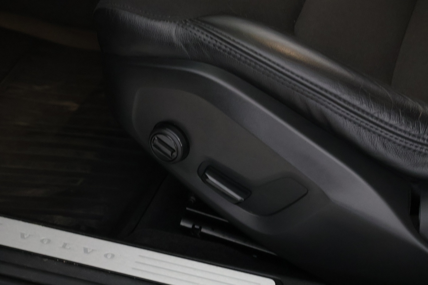 Volvo V60 Cross Country vaihtoauto