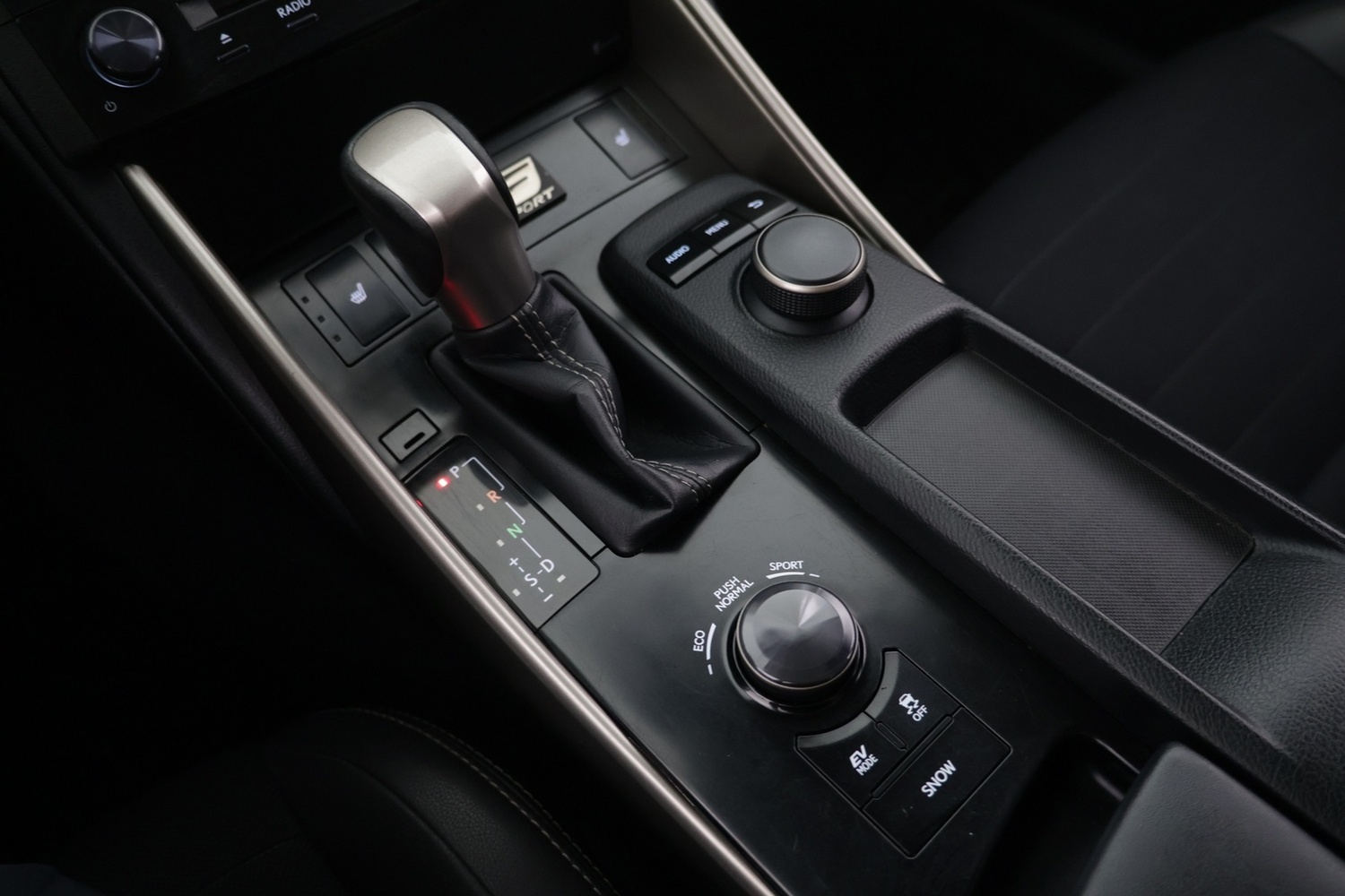 Lexus IS vaihtoauto
