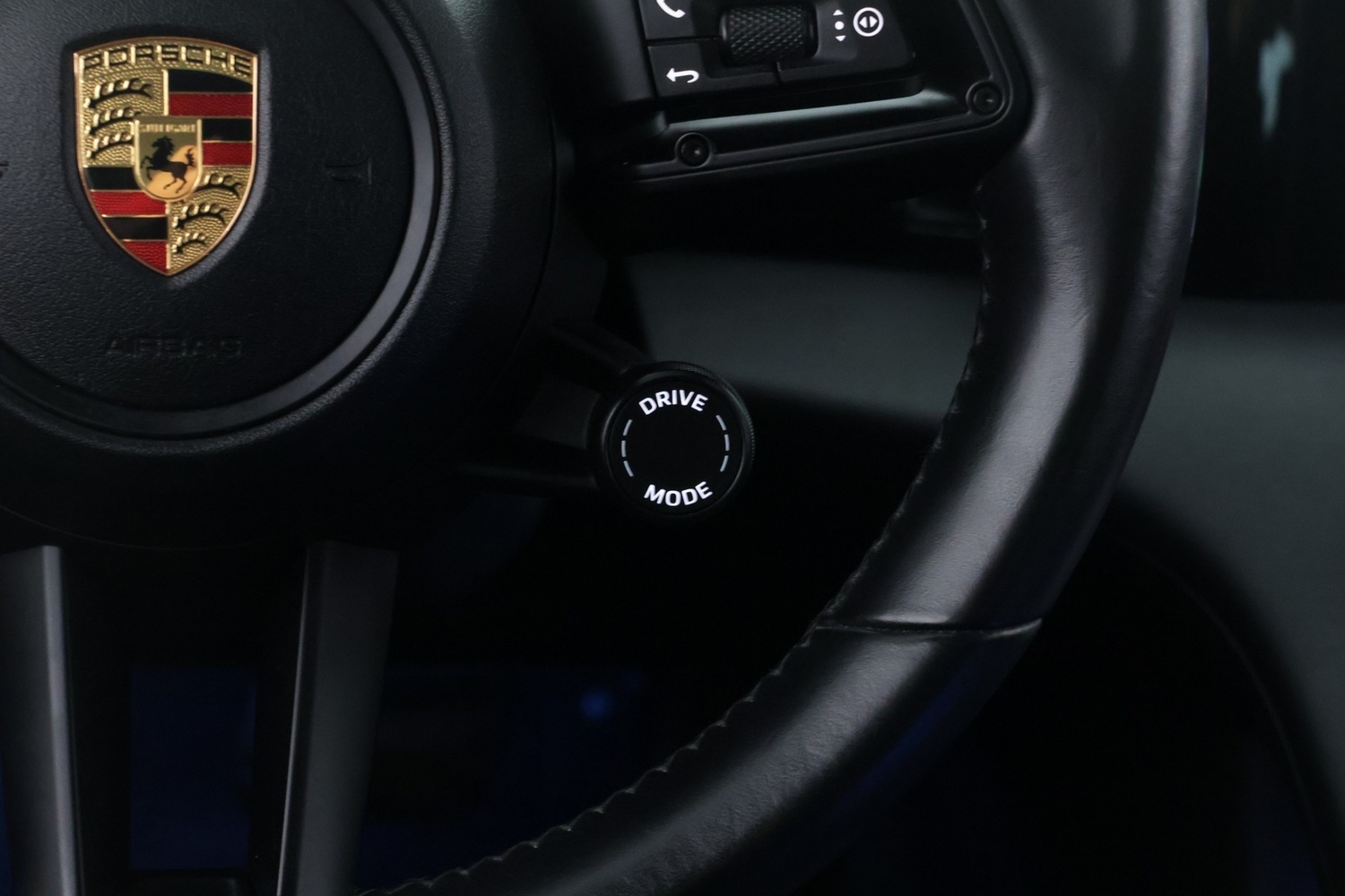 Porsche Taycan vaihtoauto