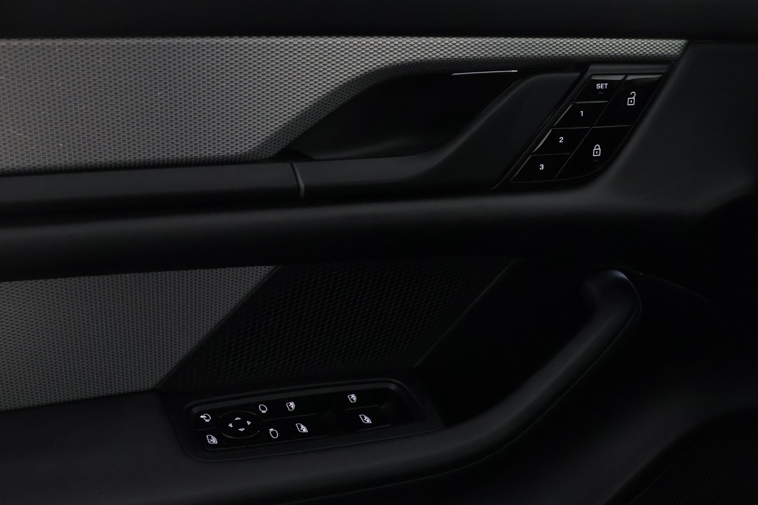Porsche Taycan vaihtoauto