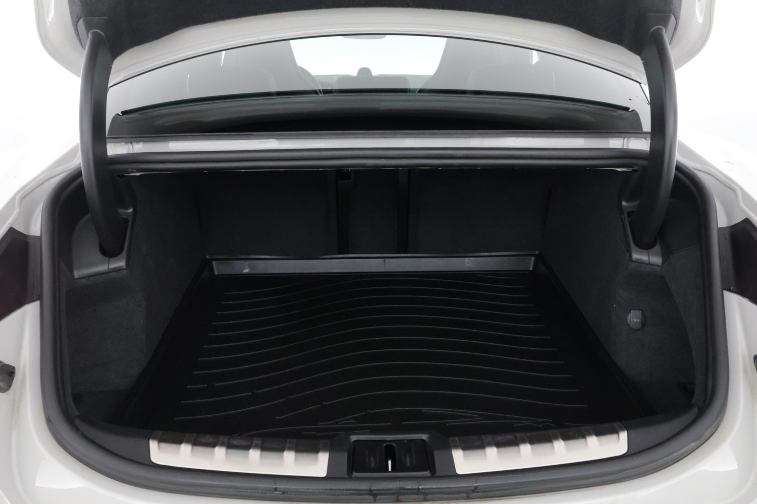 Porsche Taycan vaihtoauto
