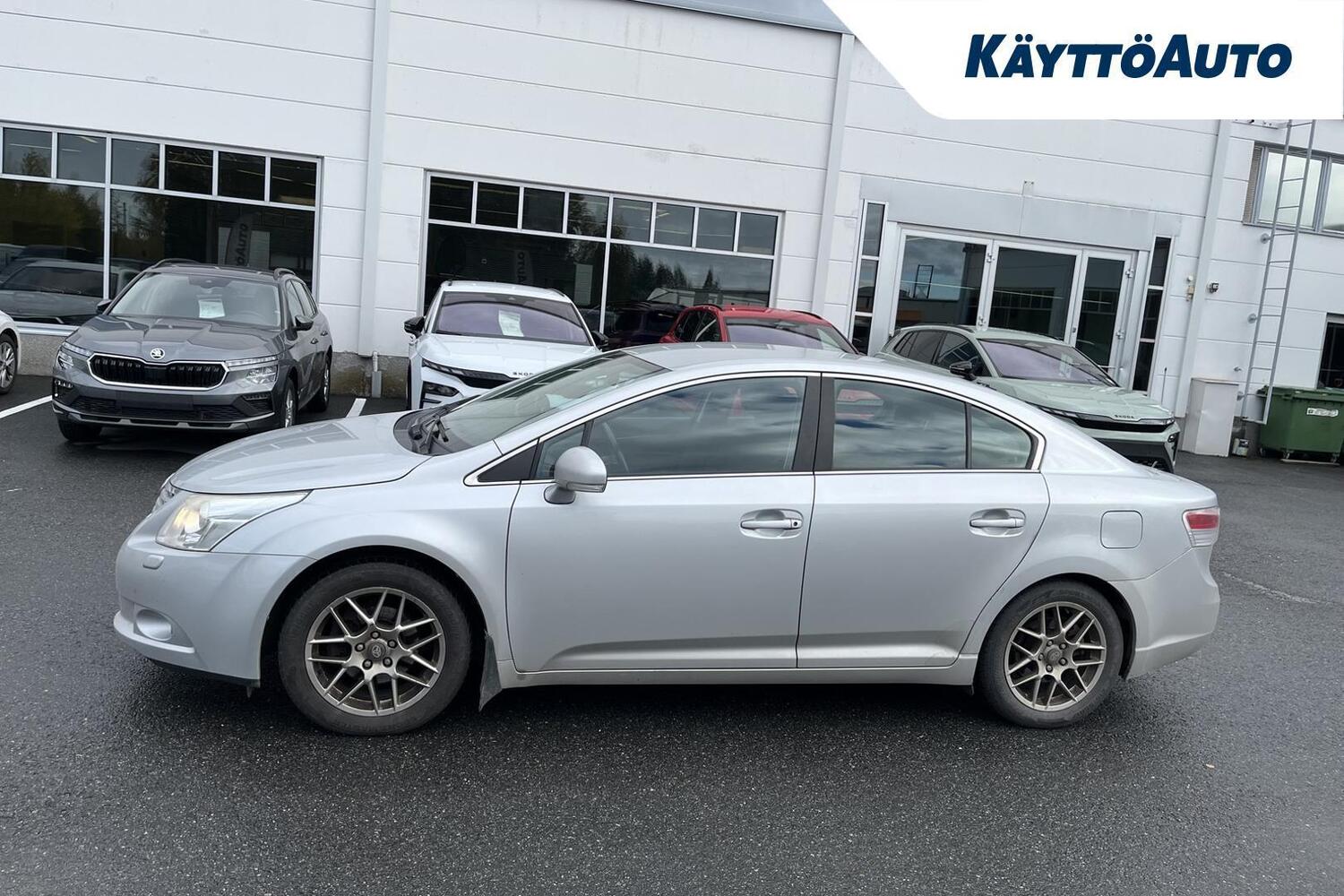 Toyota Avensis vaihtoauto