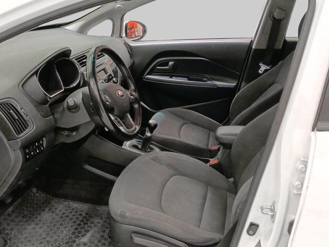 Kia Rio vaihtoauto