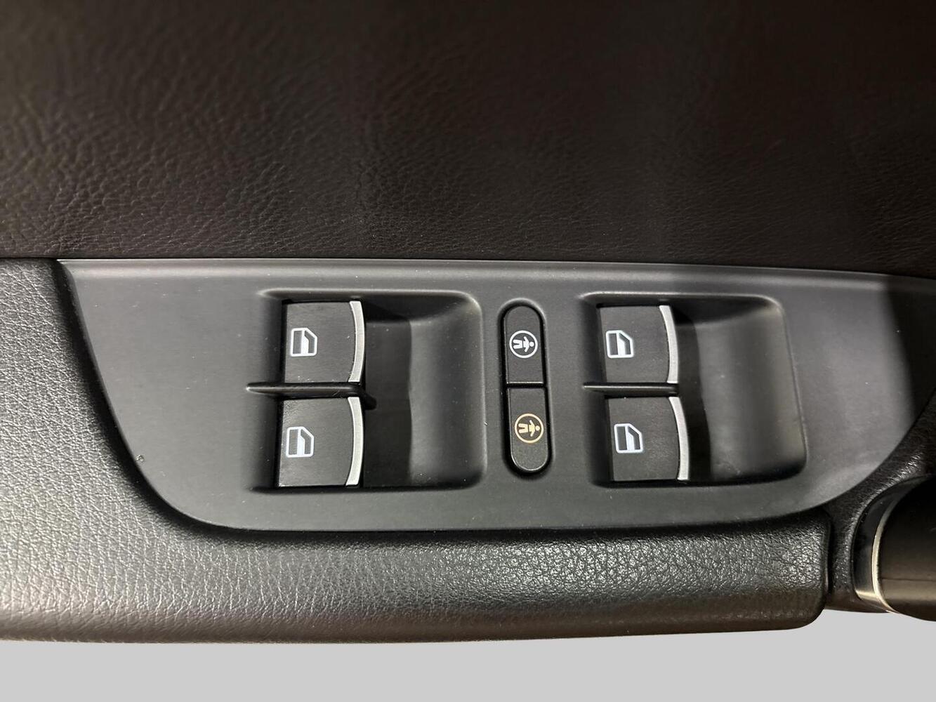 Volkswagen Touareg vaihtoauto