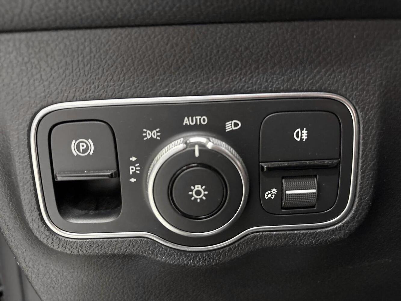 Mercedes-Benz EQB vaihtoauto