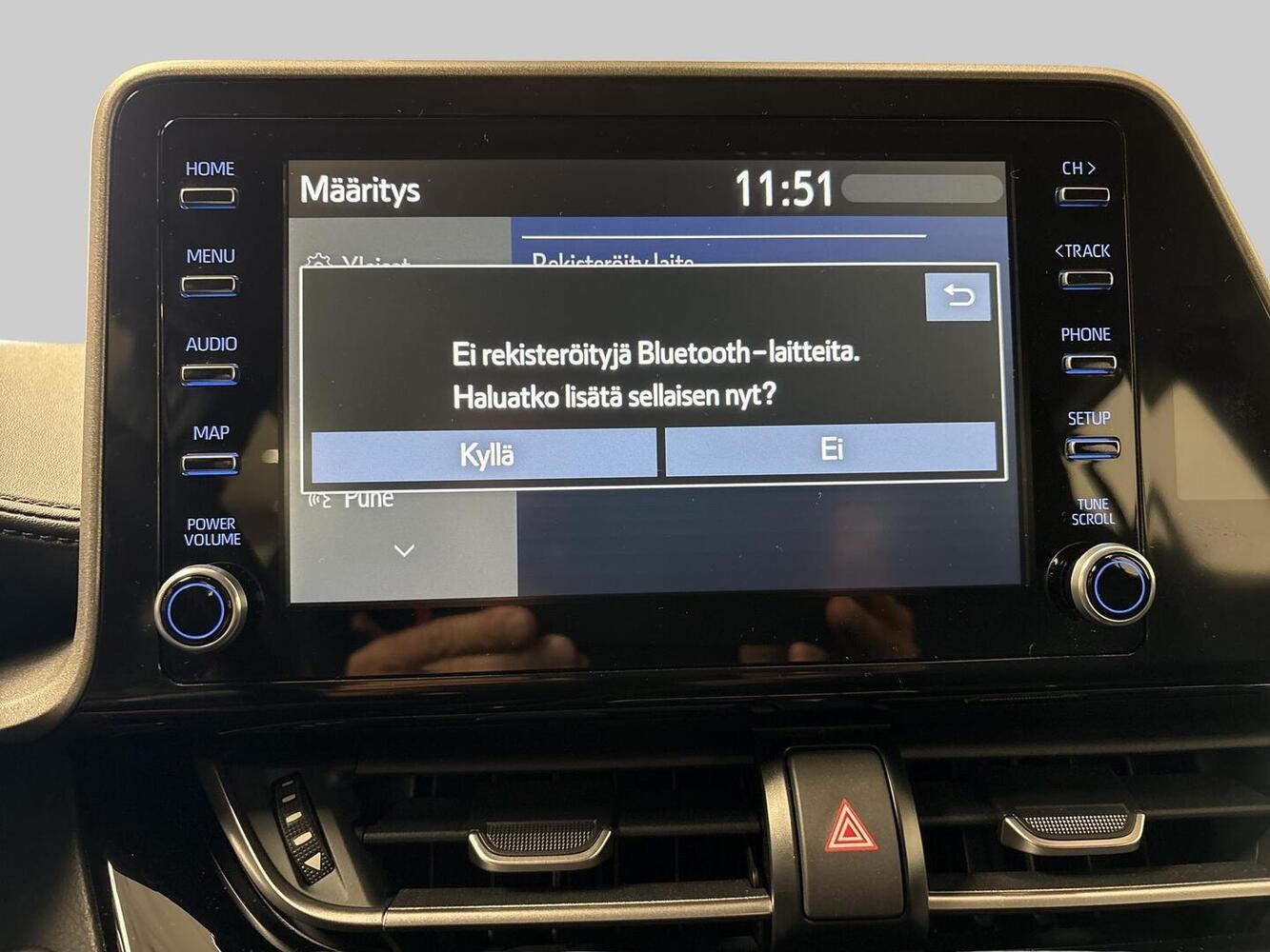Toyota C-HR vaihtoauto