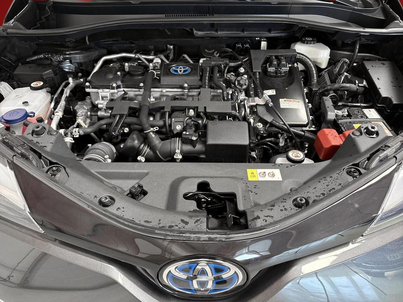 Toyota C-HR vaihtoauto