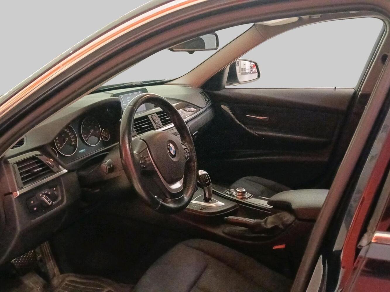 BMW 320 vaihtoauto