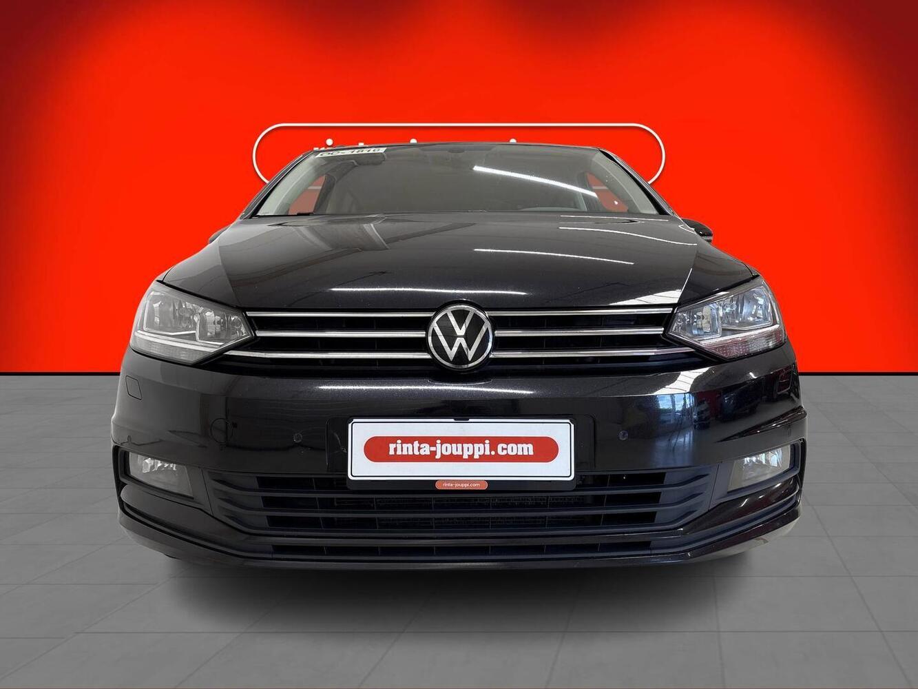 Volkswagen Touran vaihtoauto