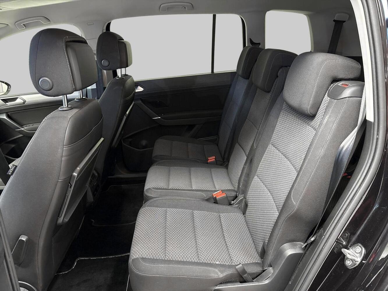 Volkswagen Touran vaihtoauto