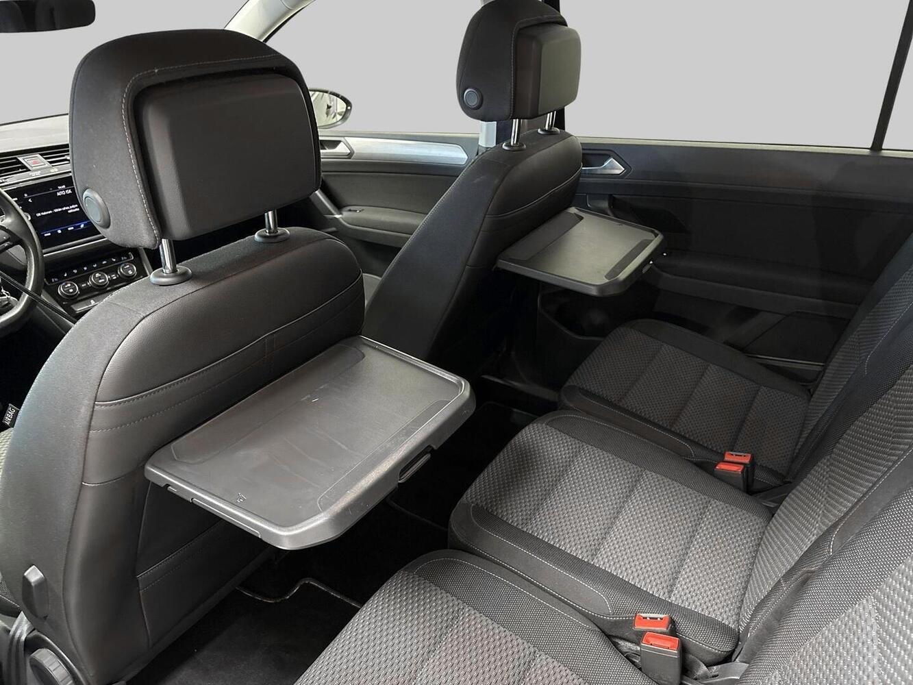 Volkswagen Touran vaihtoauto